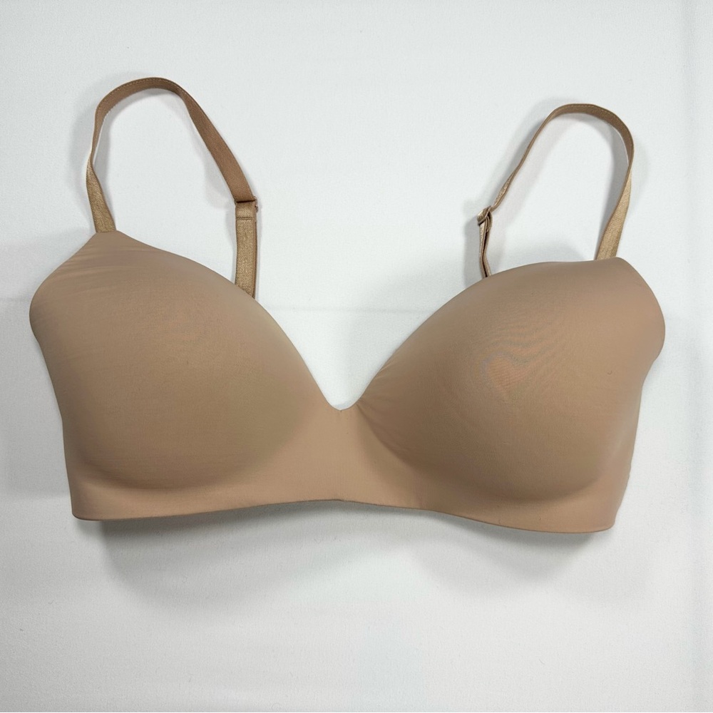 Victoria’s Secret Wireless Nude T-Shirt Bra 34DD • Smooth Seamless Everyday